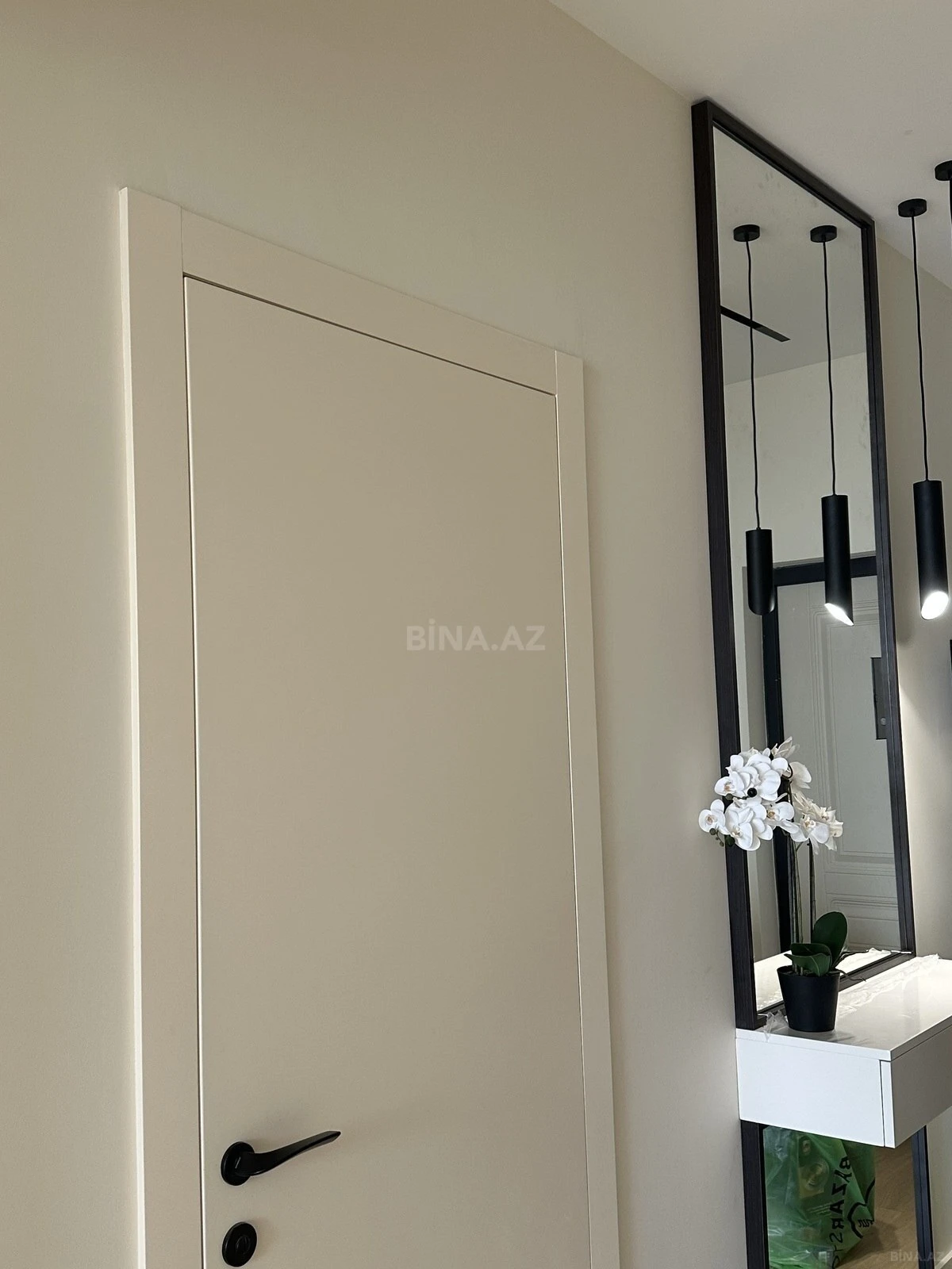 Kirayə verilir 2 otaqlı mənzil 97 m²