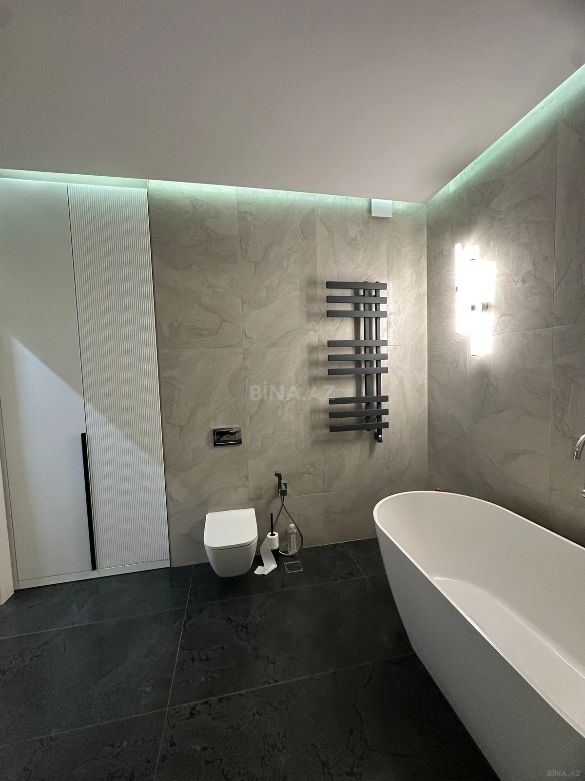 Kirayə verilir 2 otaqlı mənzil 97 m²