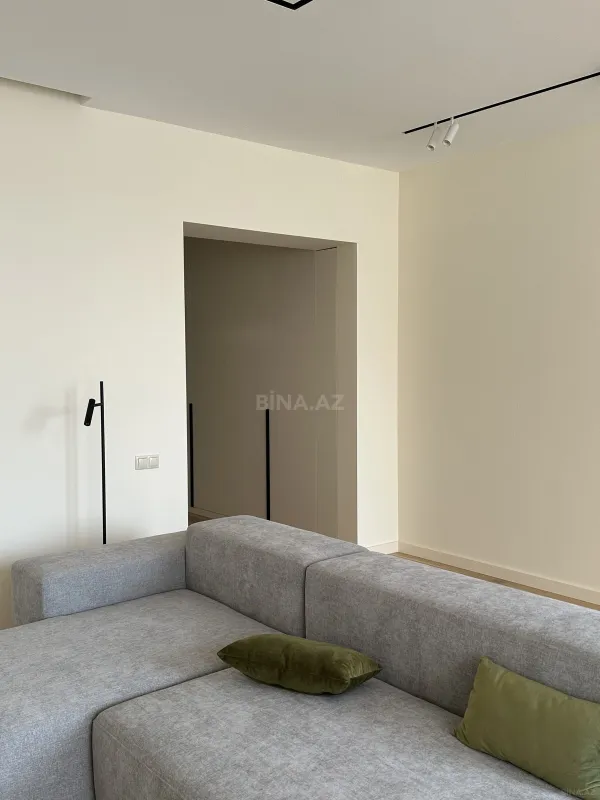 Kirayə verilir 2 otaqlı mənzil 97 m²