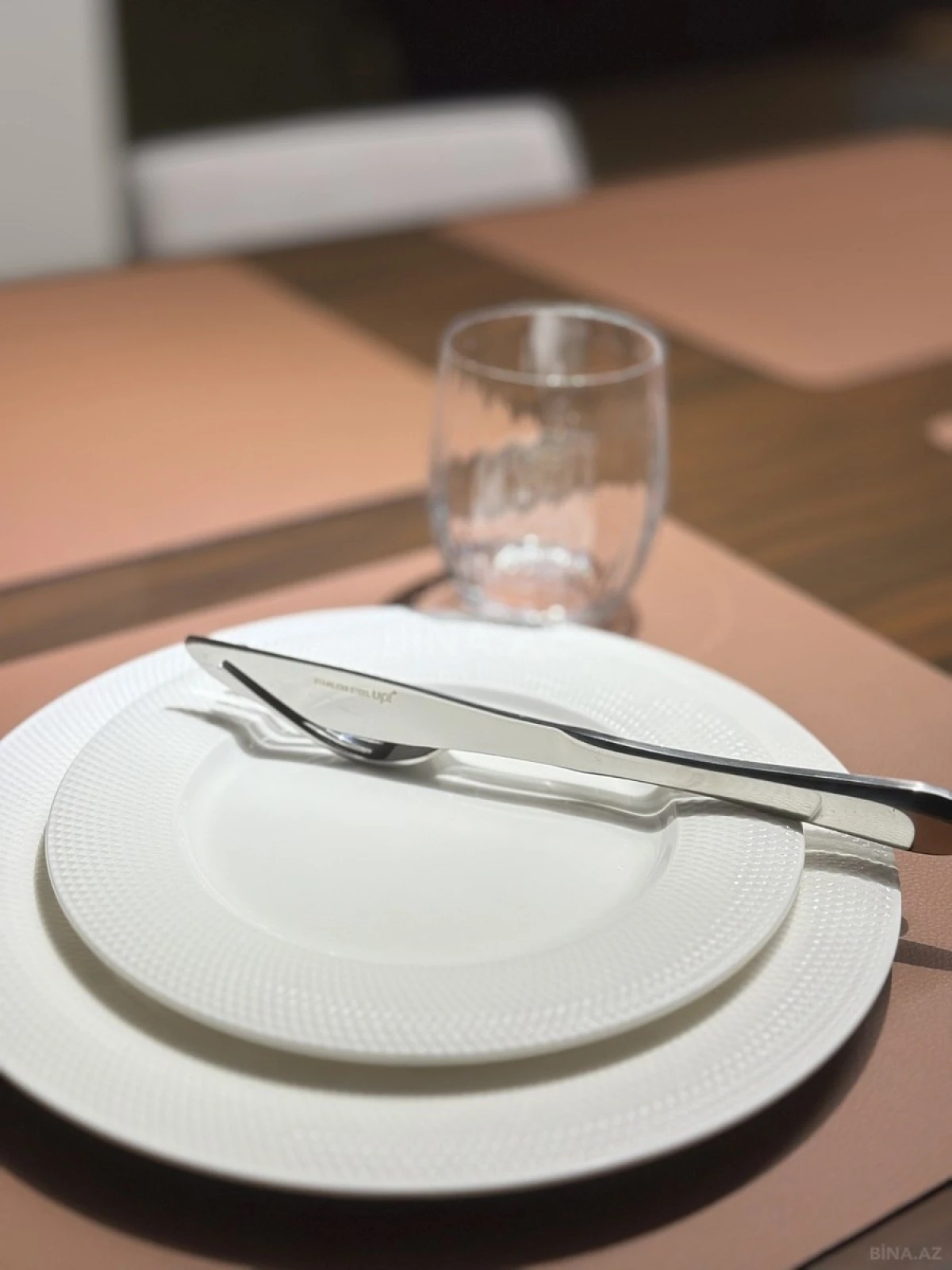 Kirayə verilir 2 otaqlı mənzil 97 m²