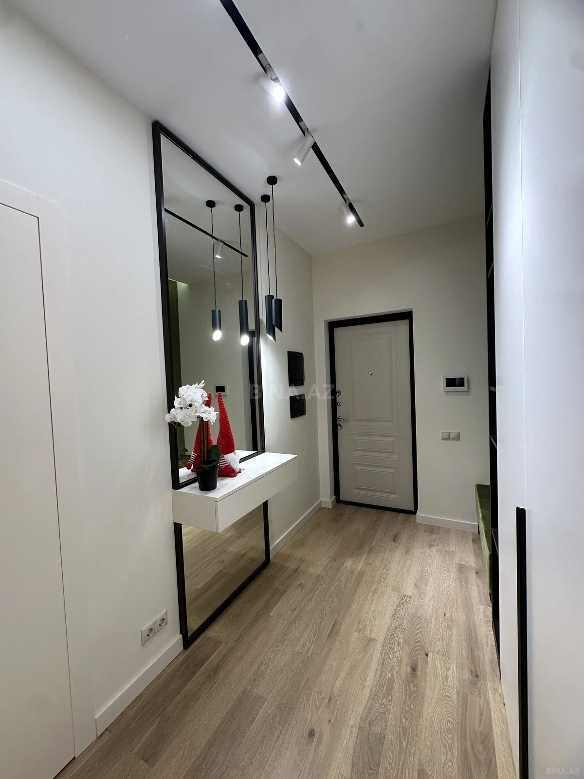 Kirayə verilir 2 otaqlı mənzil 97 m²