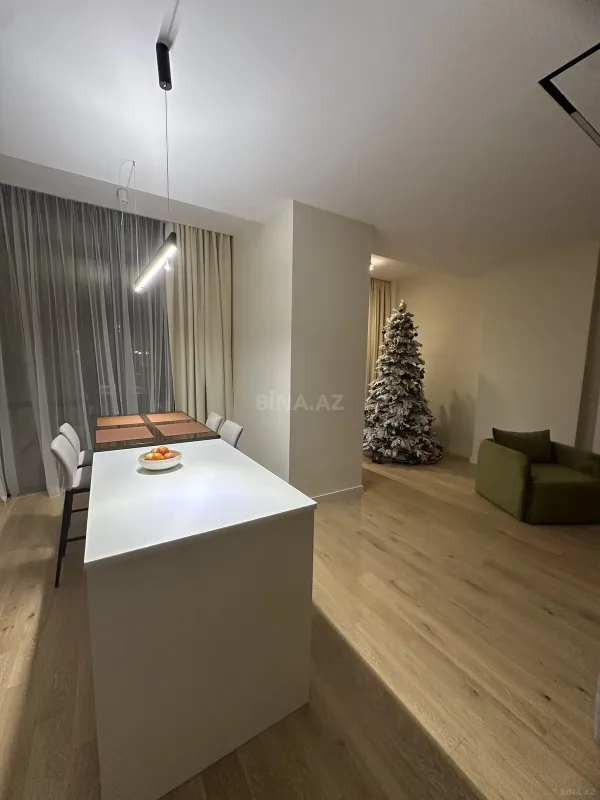 Kirayə verilir 2 otaqlı mənzil 97 m²