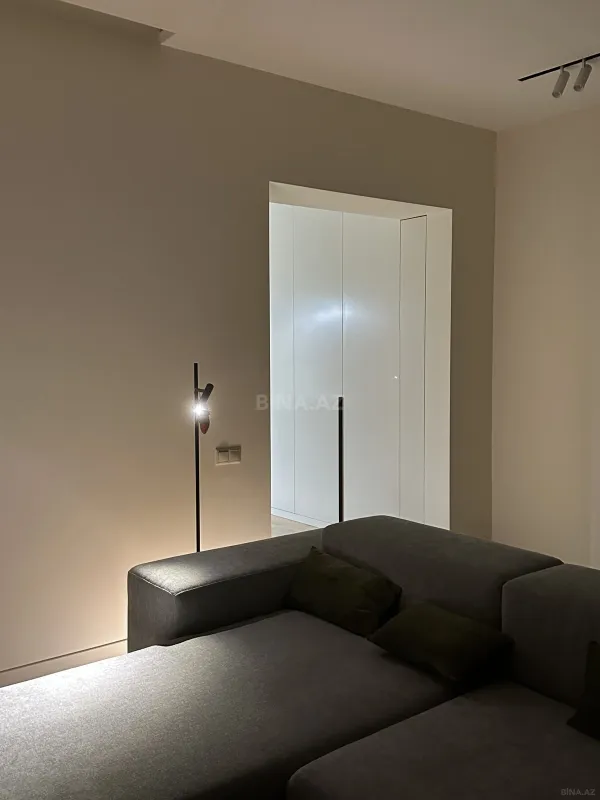 Kirayə verilir 2 otaqlı mənzil 97 m²