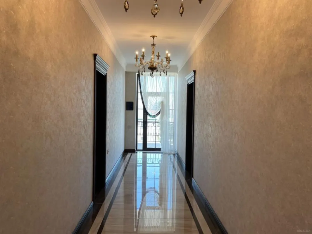 Satılır 6 otaqlı həyət evi 550 m²