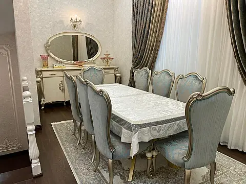 Satılır 6 otaqlı həyət evi 550 m²