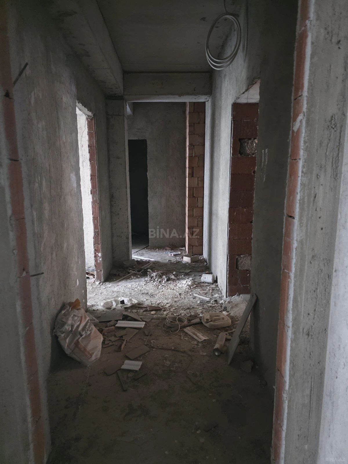 Satılır 2 otaqlı mənzil 88 m²