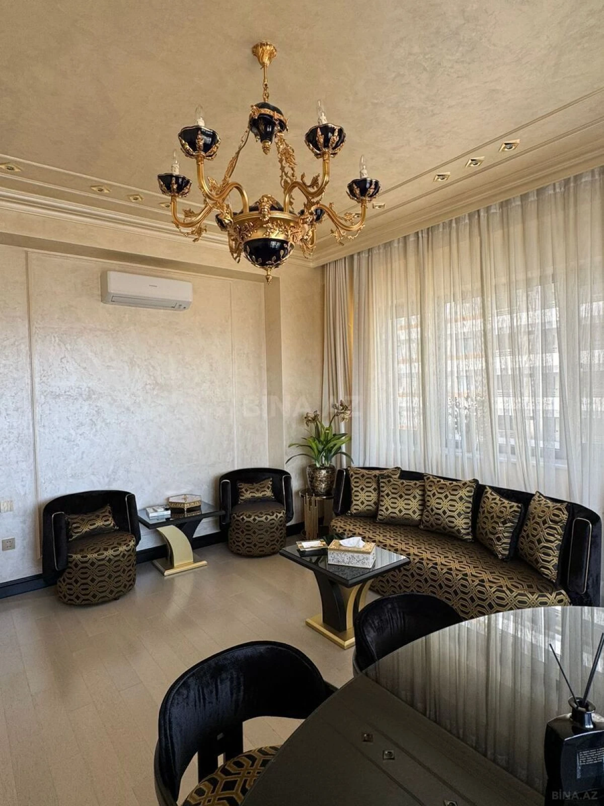 Satılır 3 otaqlı mənzil 120 m²