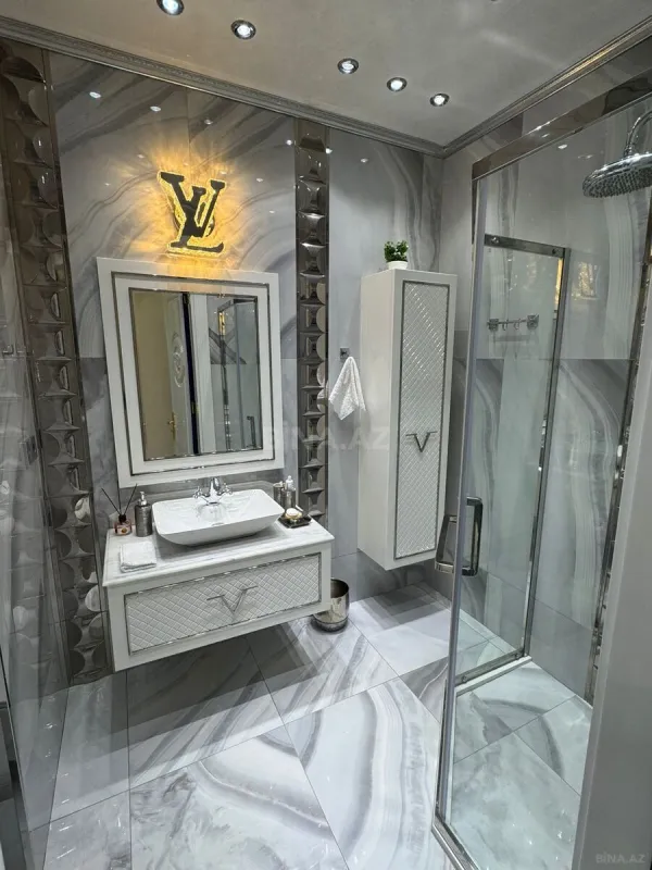 Satılır 3 otaqlı mənzil 120 m²