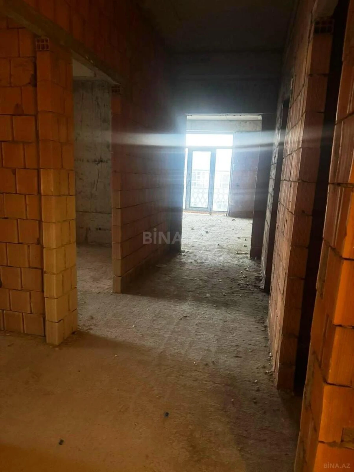 Satılır 3 otaqlı mənzil 113 m²