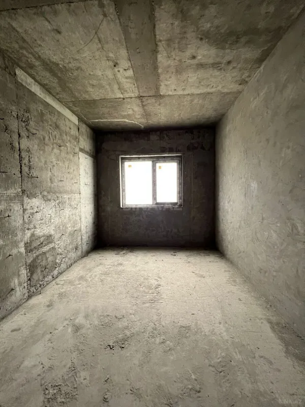 Satılır 2 otaqlı mənzil 83 m²