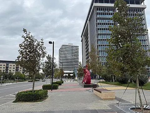 Satılır 2 otaqlı mənzil 83 m²