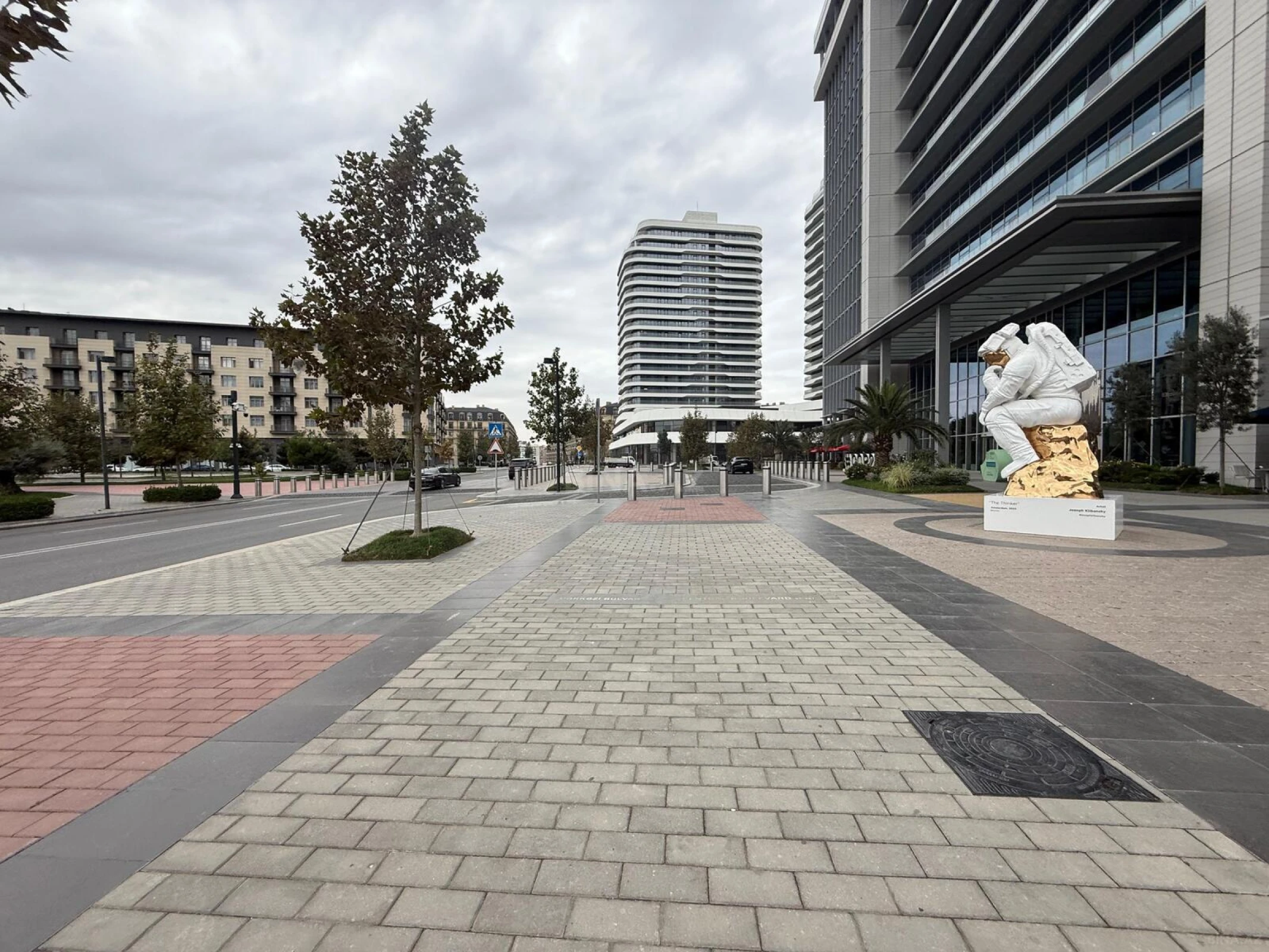 Satılır 2 otaqlı mənzil 83 m²