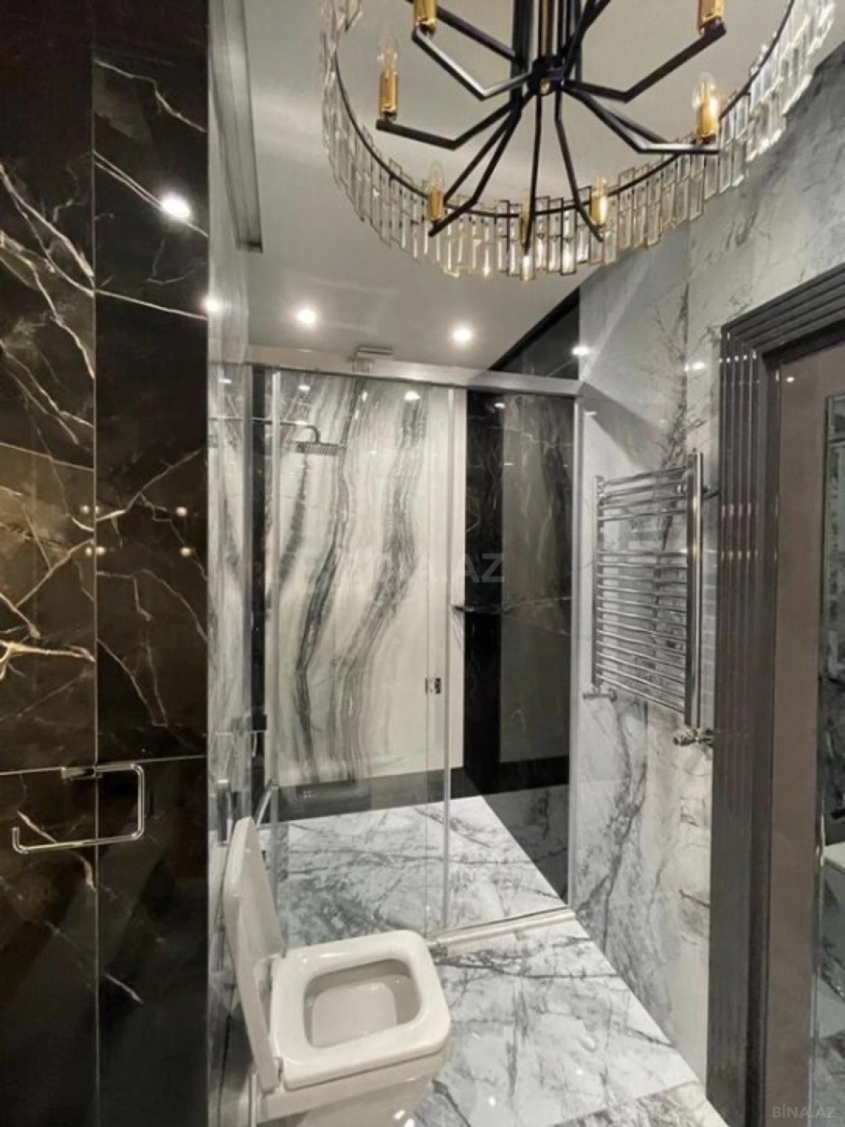 Satılır 4 otaqlı mənzil 209 m²