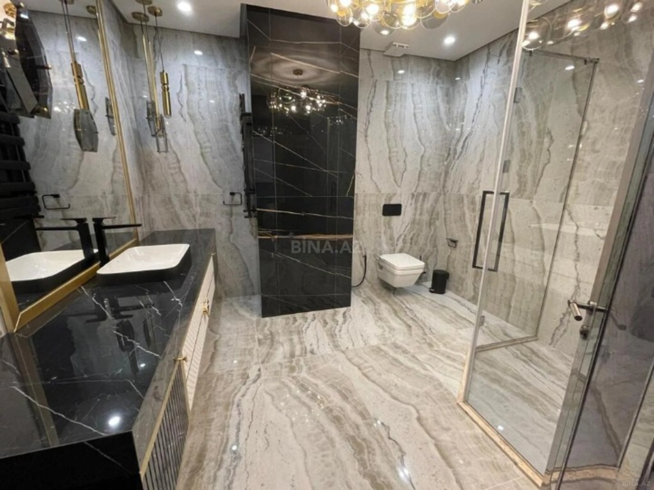 Satılır 4 otaqlı mənzil 209 m²