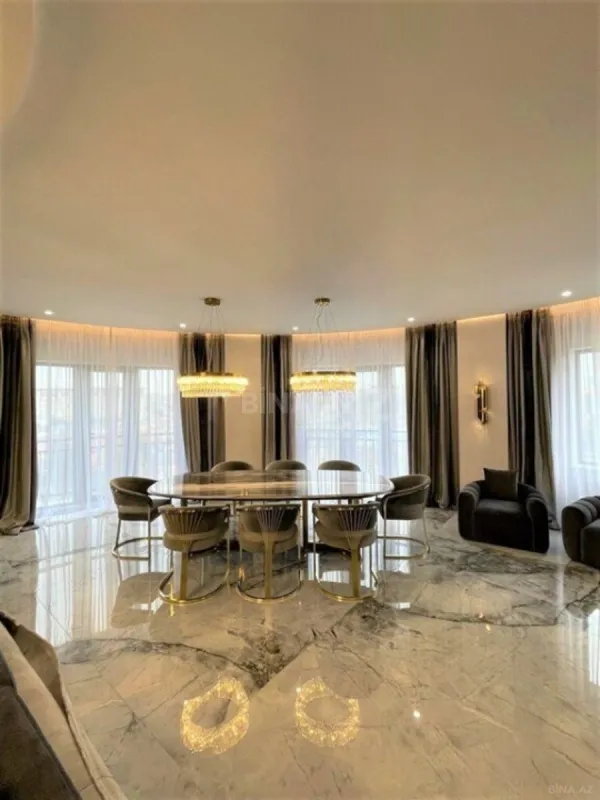 Satılır 4 otaqlı mənzil 209 m²