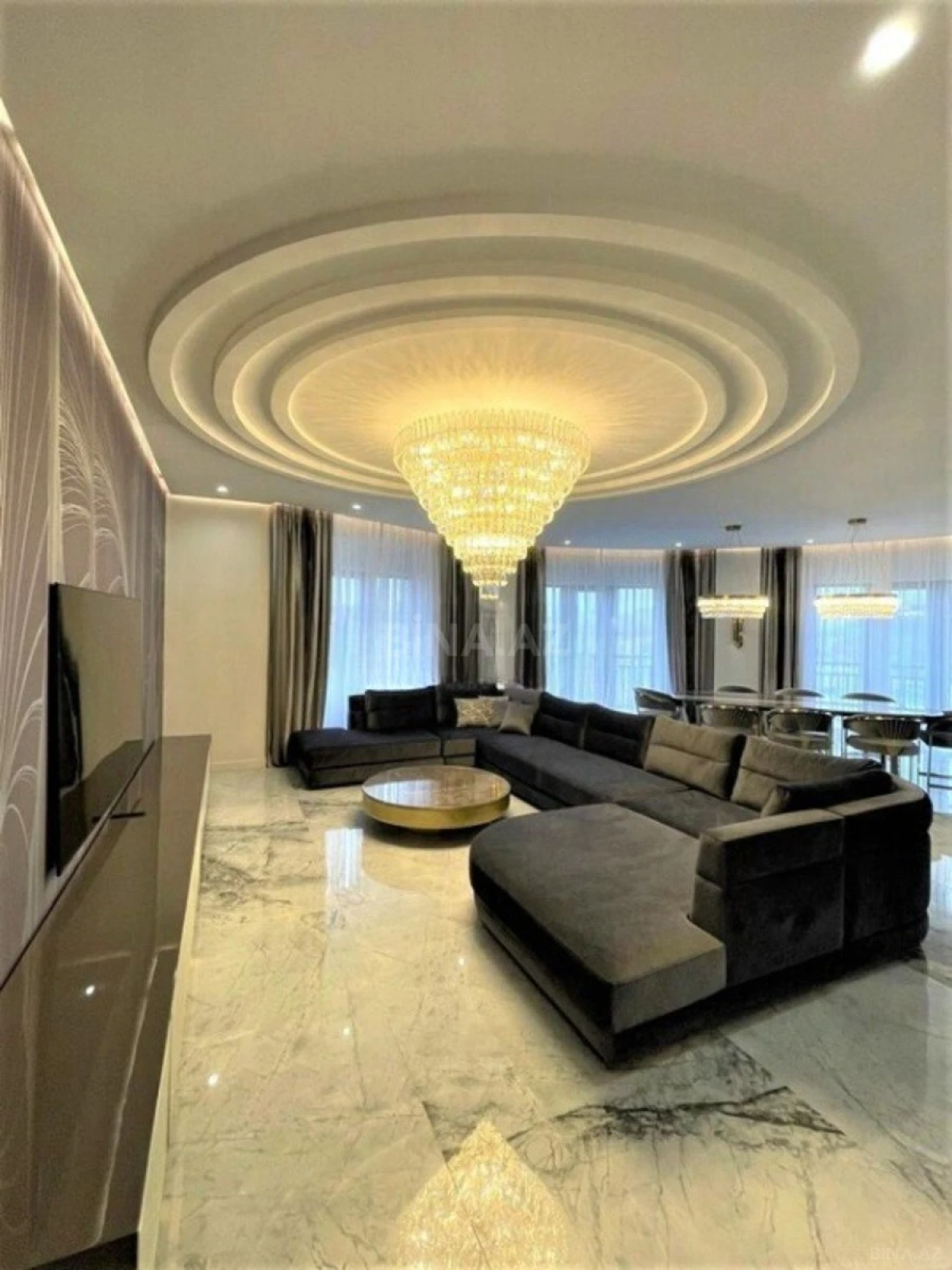 Satılır 4 otaqlı mənzil 209 m²