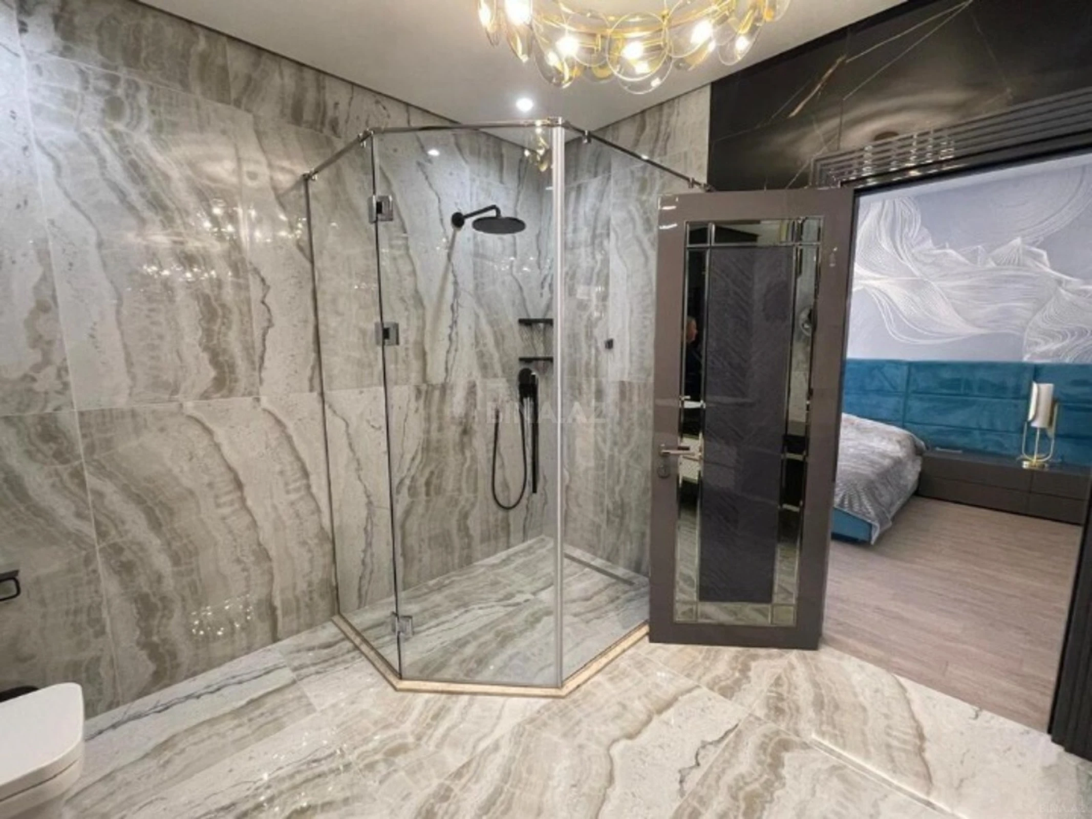 Satılır 4 otaqlı mənzil 209 m²