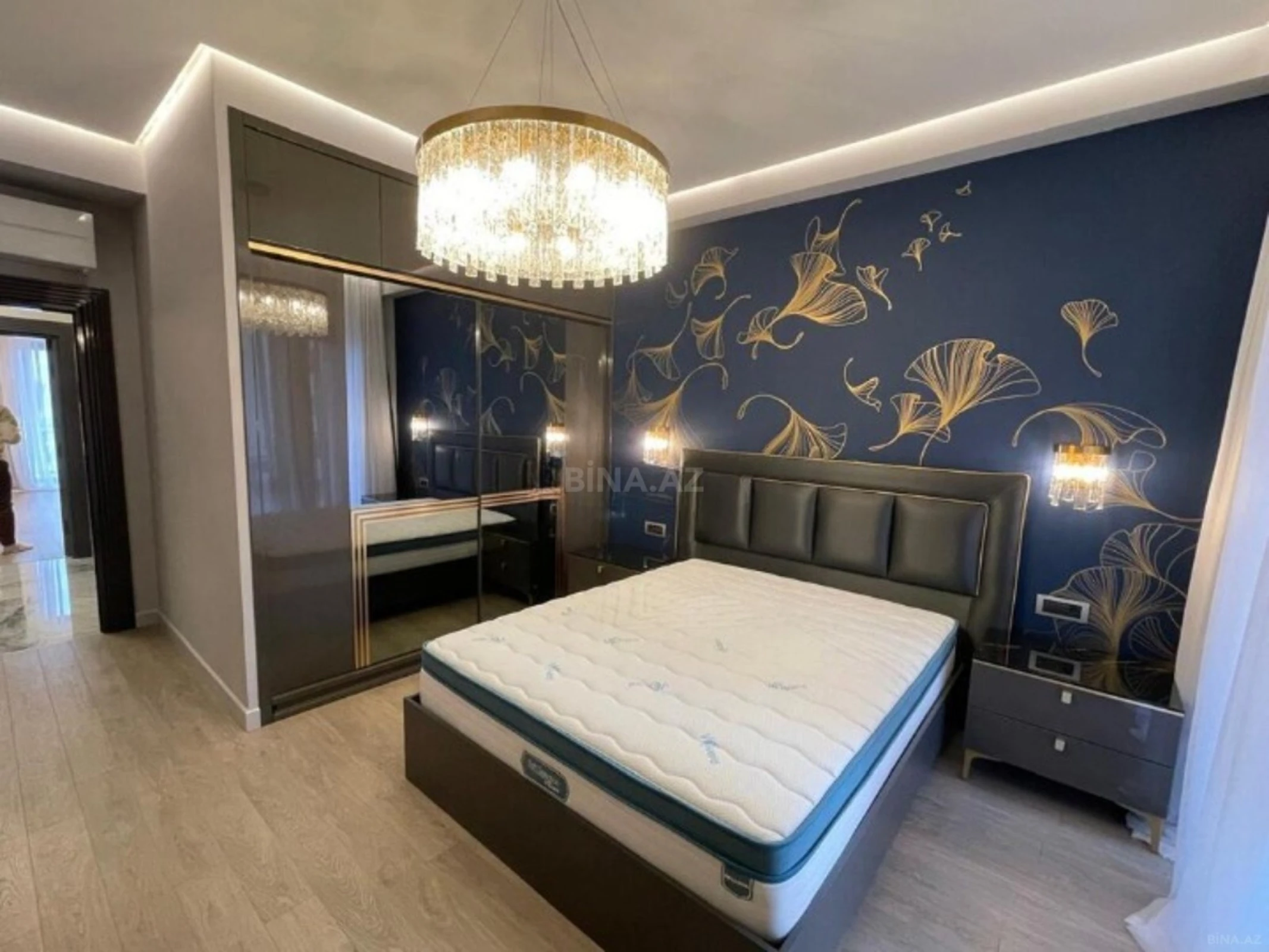 Satılır 4 otaqlı mənzil 209 m²