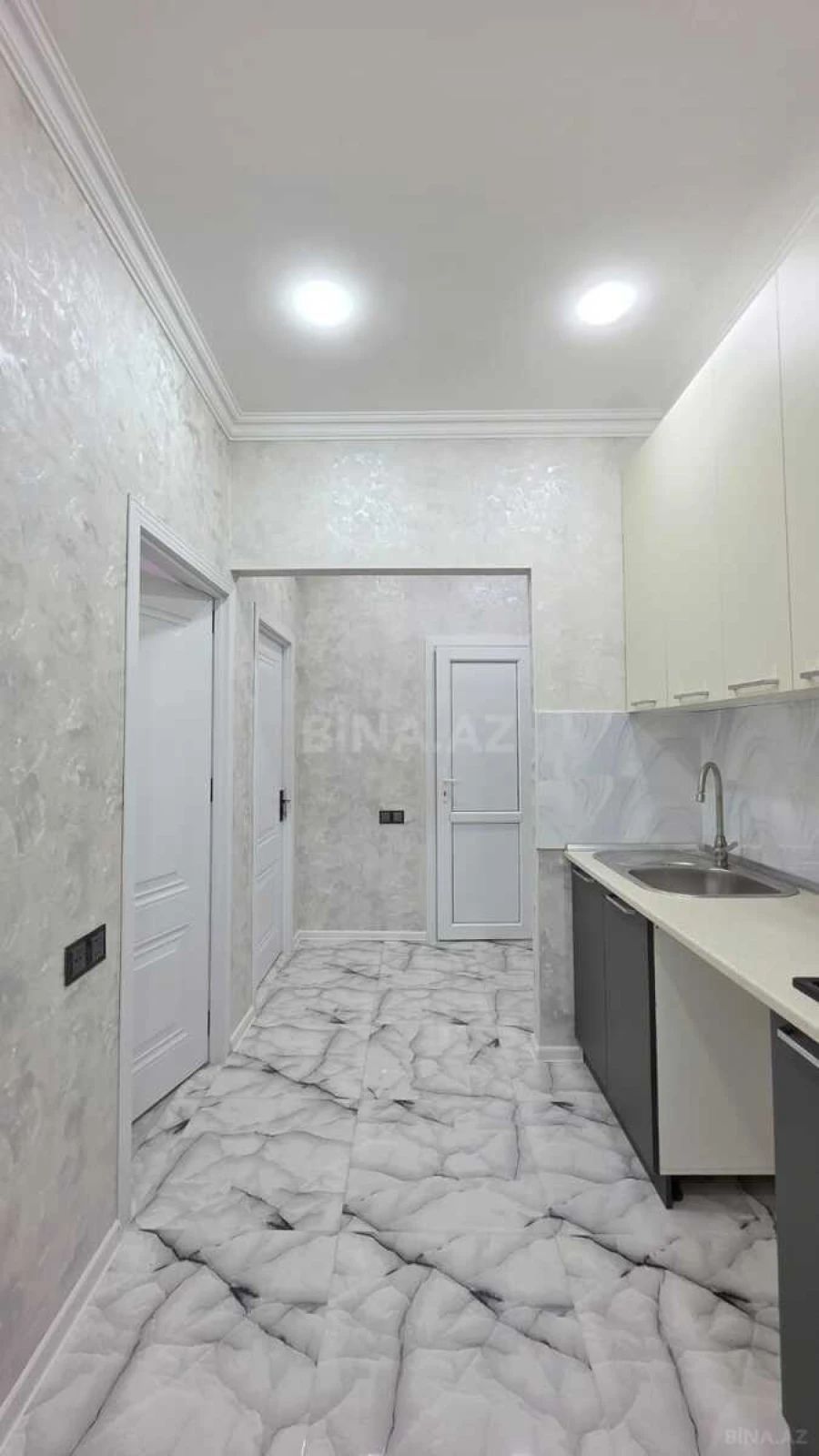 Satılır 2 otaqlı mənzil 47 m²