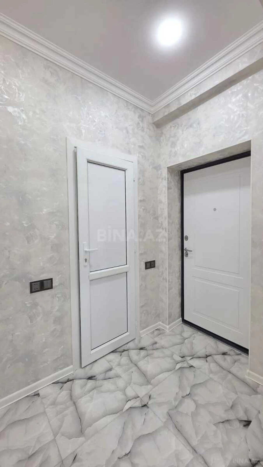 Satılır 2 otaqlı mənzil 47 m²