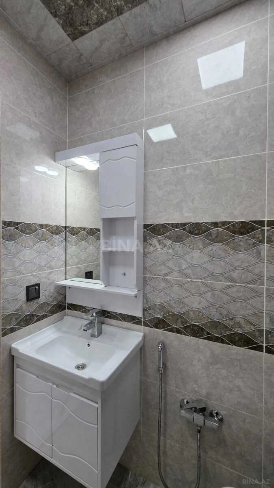 Satılır 2 otaqlı mənzil 47 m²
