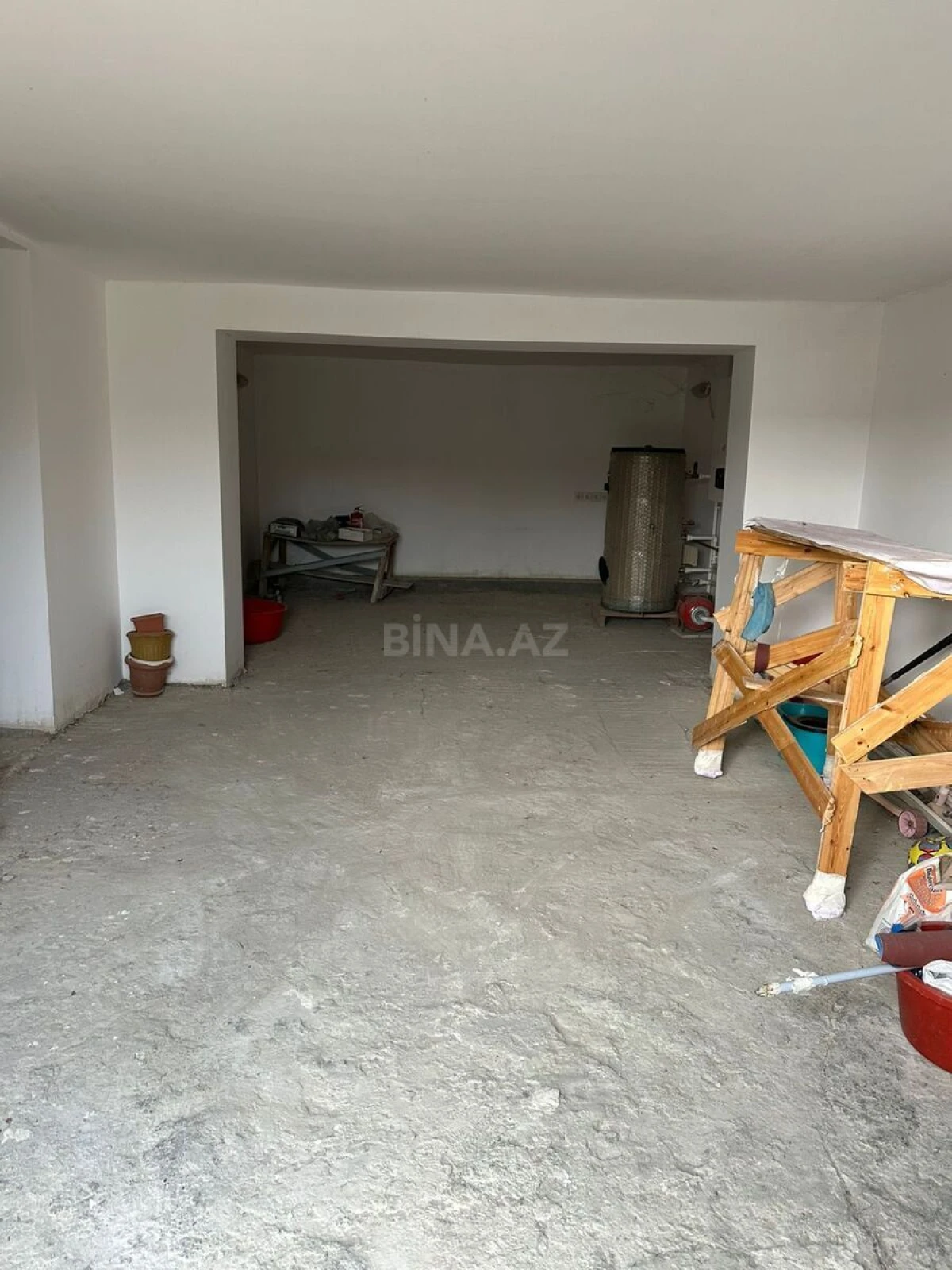 Satılır 10 otaqlı həyət evi 565 m²