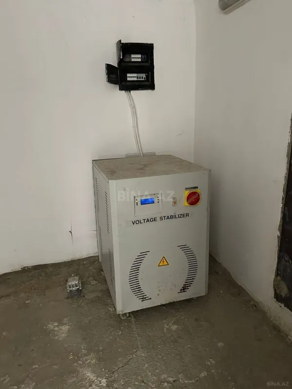 Satılır 10 otaqlı həyət evi 565 m²