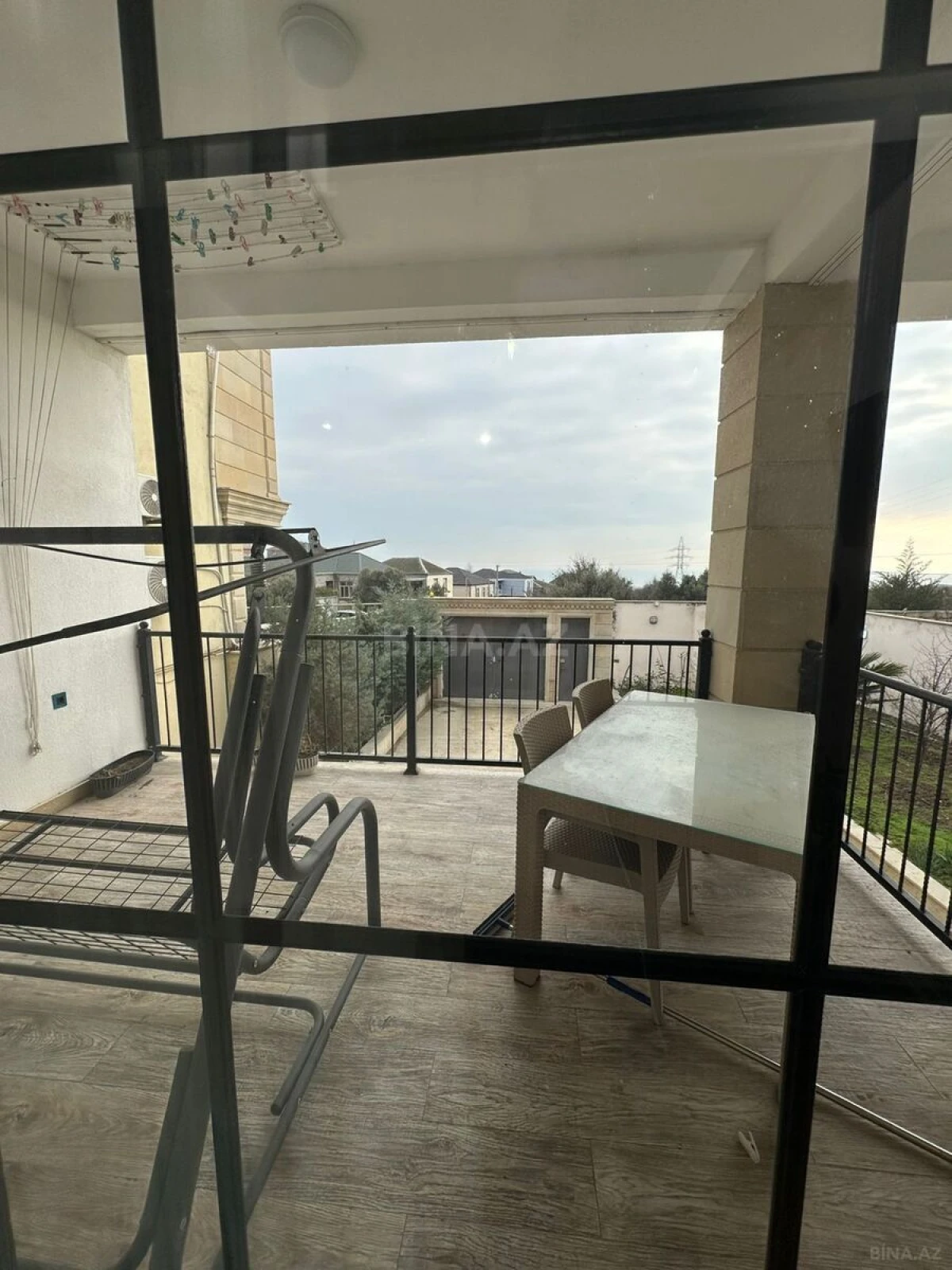 Satılır 10 otaqlı həyət evi 565 m²