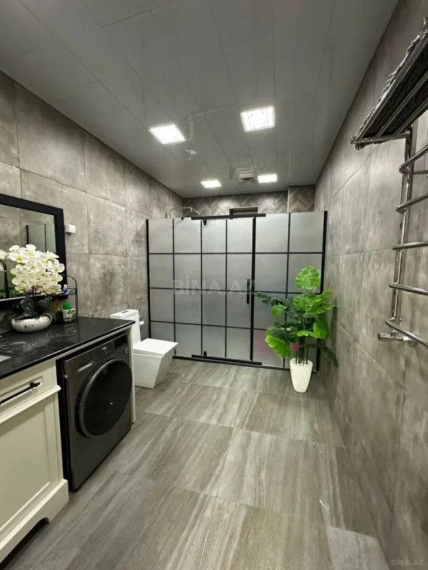 Satılır 10 otaqlı həyət evi 565 m²