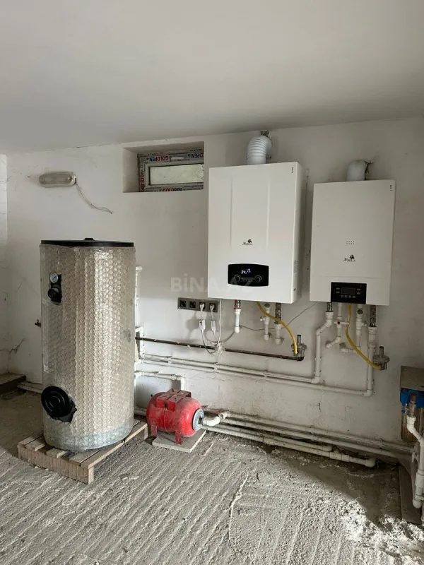 Satılır 10 otaqlı həyət evi 565 m²