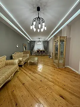 Satılır 10 otaqlı həyət evi 565 m²