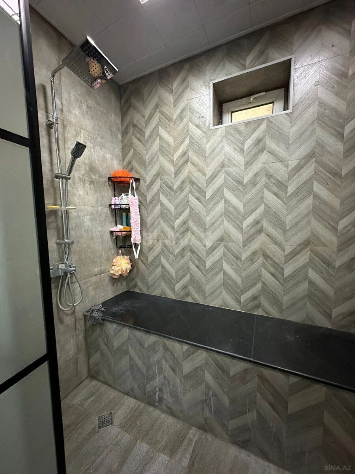 Satılır 10 otaqlı həyət evi 565 m²