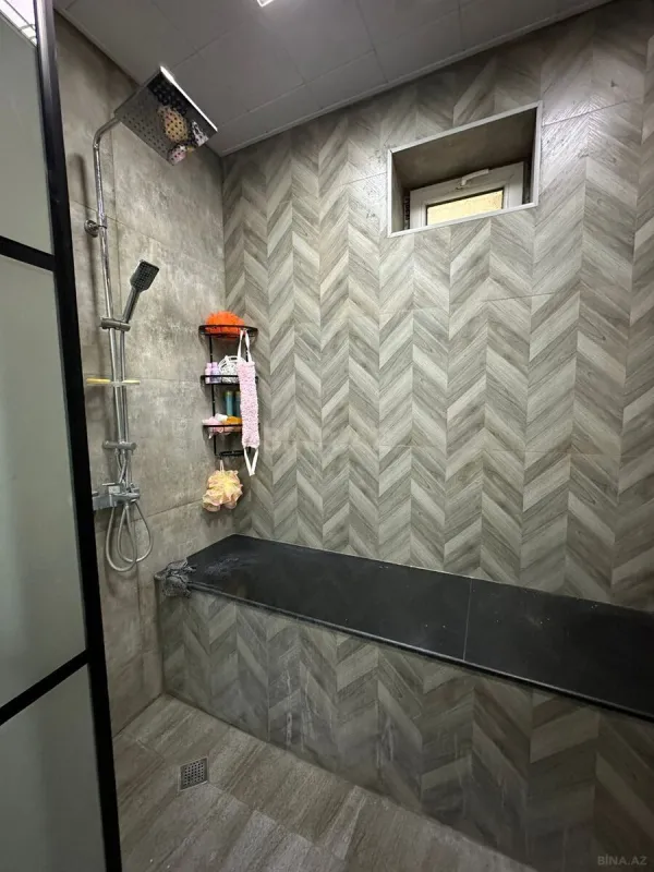 Satılır 10 otaqlı həyət evi 565 m²