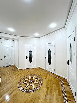 Satılır 4 otaqlı mənzil 135 m²