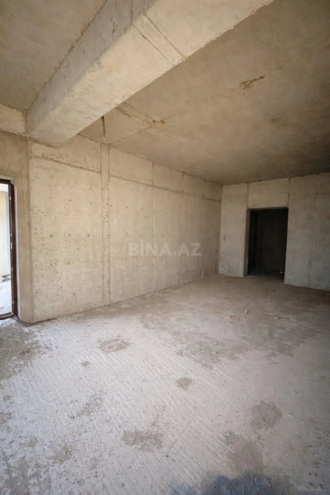 Satılır 4 otaqlı mənzil 164 m²