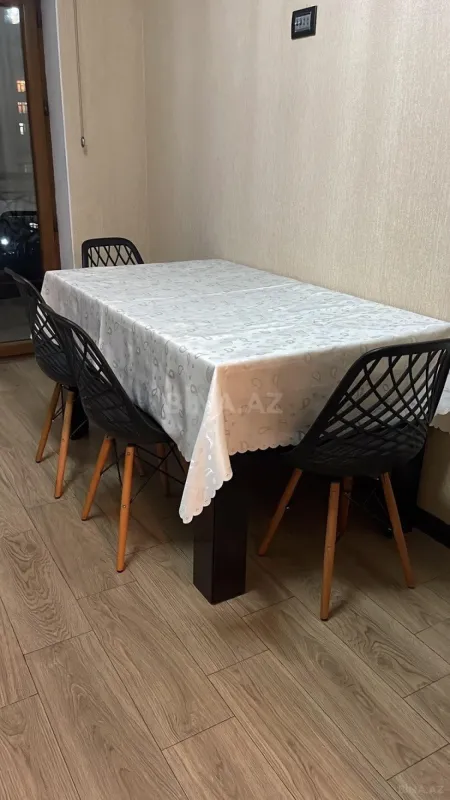 Kirayə verilir 2 otaqlı mənzil 107 m²
