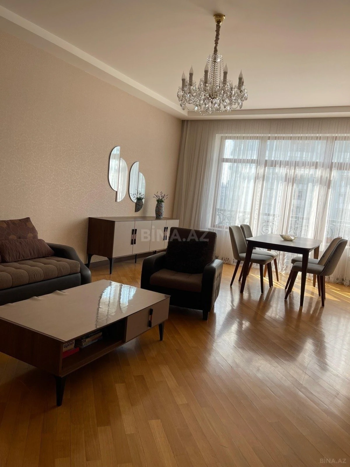 Kirayə verilir 2 otaqlı mənzil 107 m²