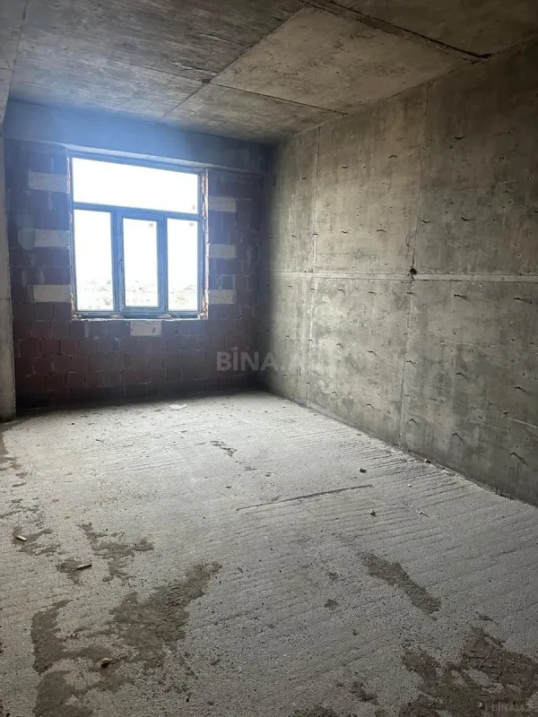 Satılır 2 otaqlı mənzil 83 m²