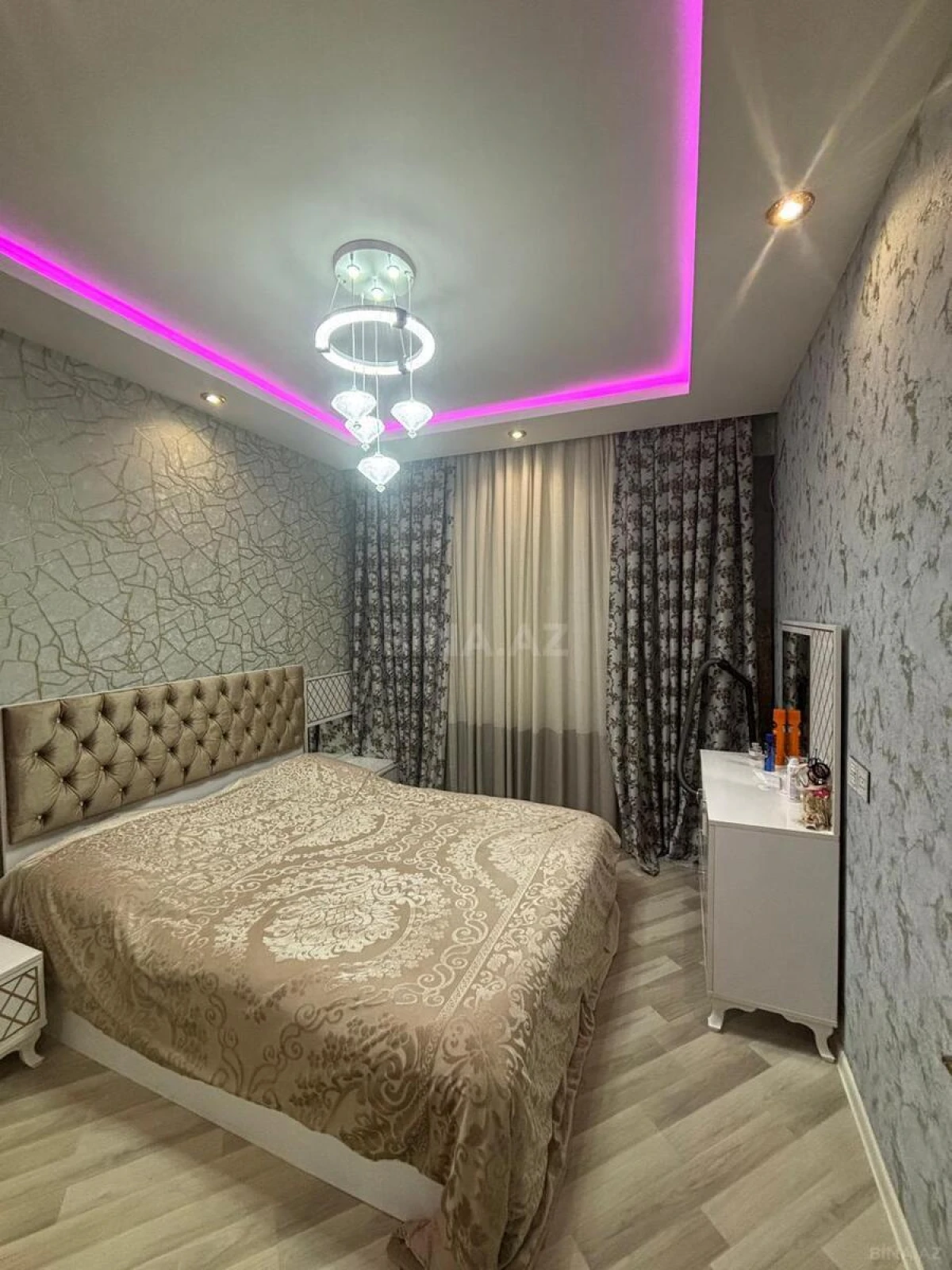 Satılır 2 otaqlı mənzil 64 m²
