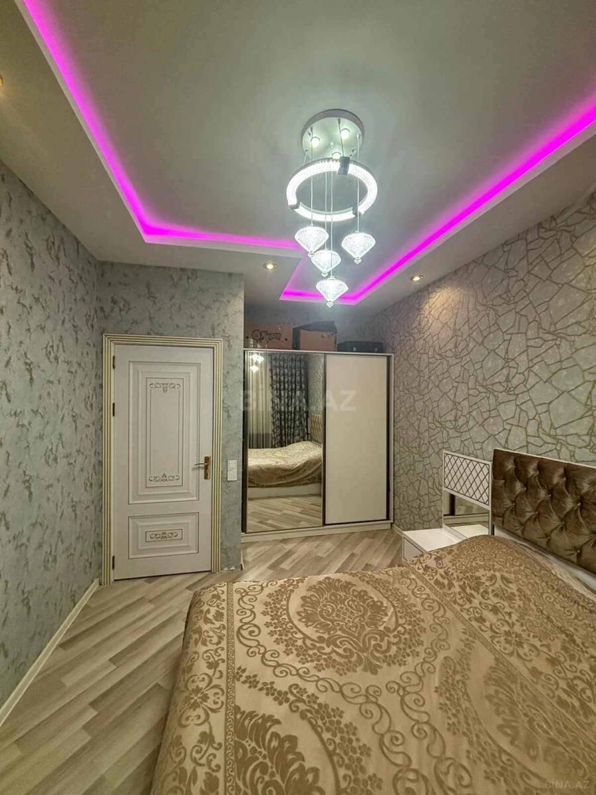 Satılır 2 otaqlı mənzil 64 m²