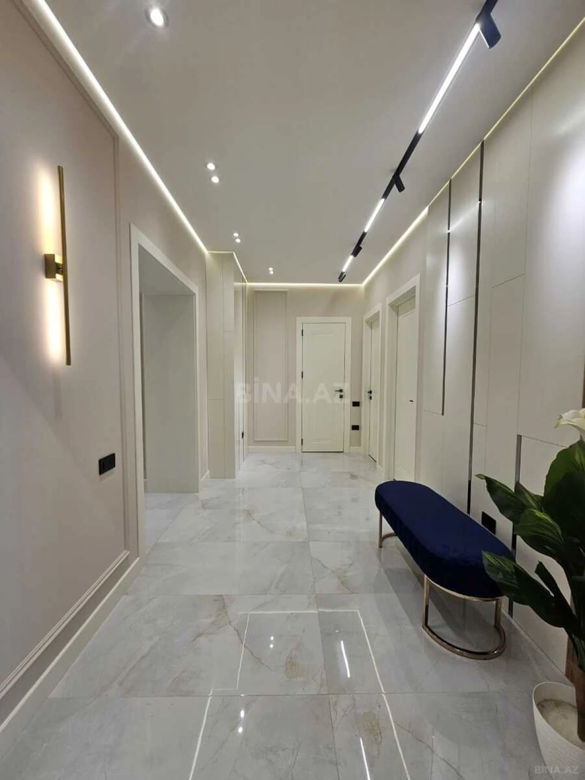 Satılır 3 otaqlı mənzil 105 m²