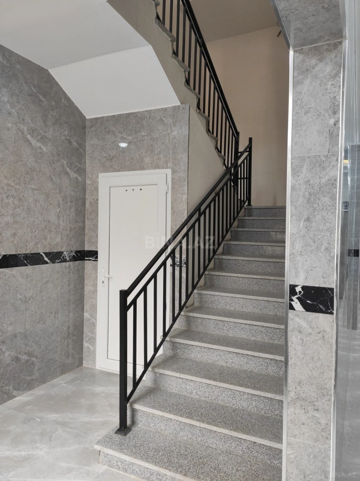 Satılır 3 otaqlı mənzil 115 m²