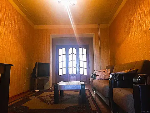 Satılır 4 otaqlı mənzil 100 m²