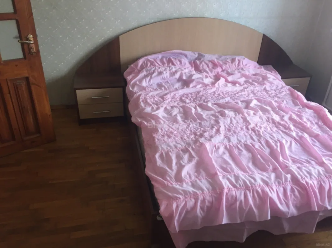 Satılır 4 otaqlı mənzil 100 m²