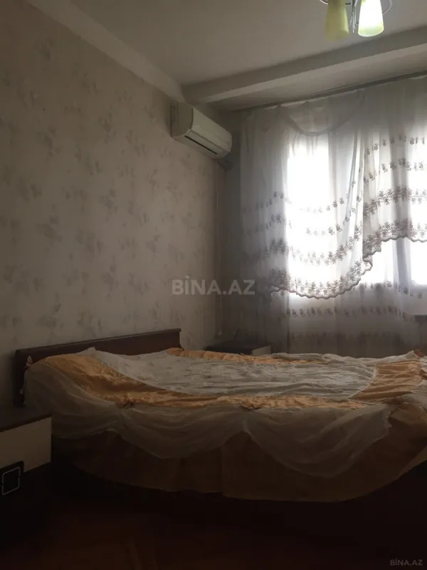 Satılır 4 otaqlı mənzil 100 m²