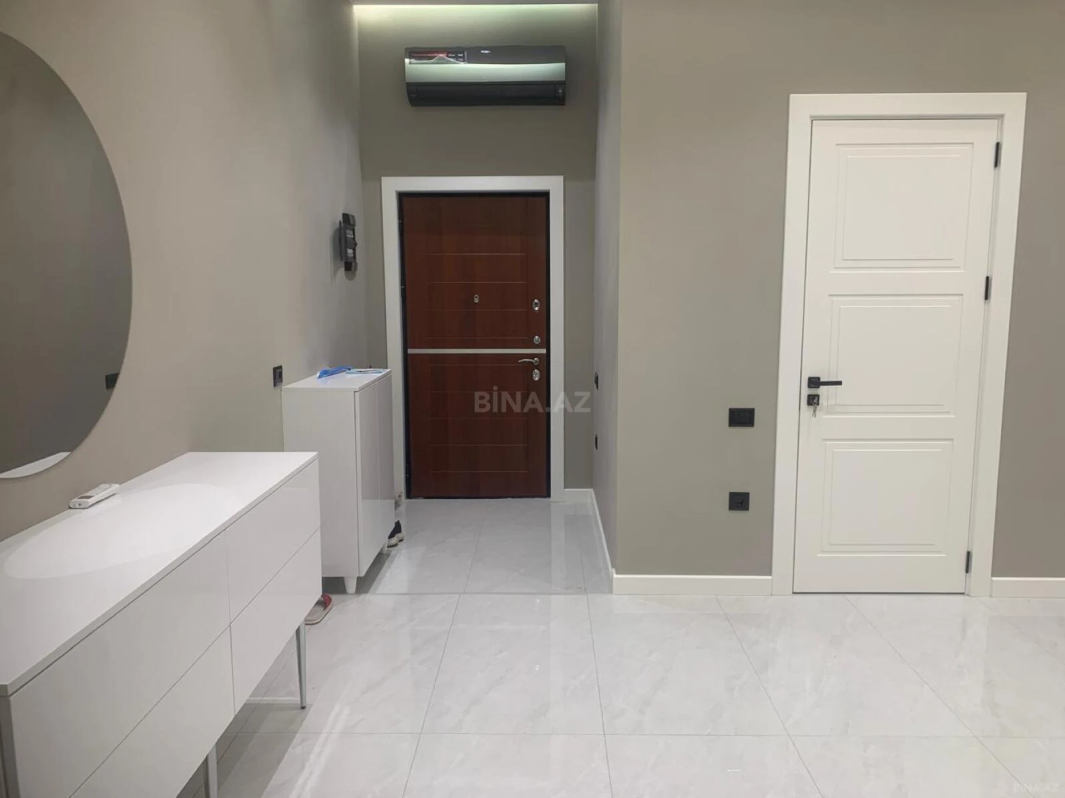 Kirayə verilir 3 otaqlı mənzil 150 m²