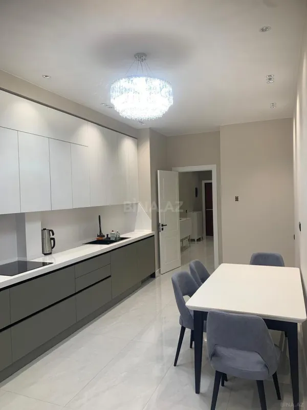 Kirayə verilir 3 otaqlı mənzil 150 m²
