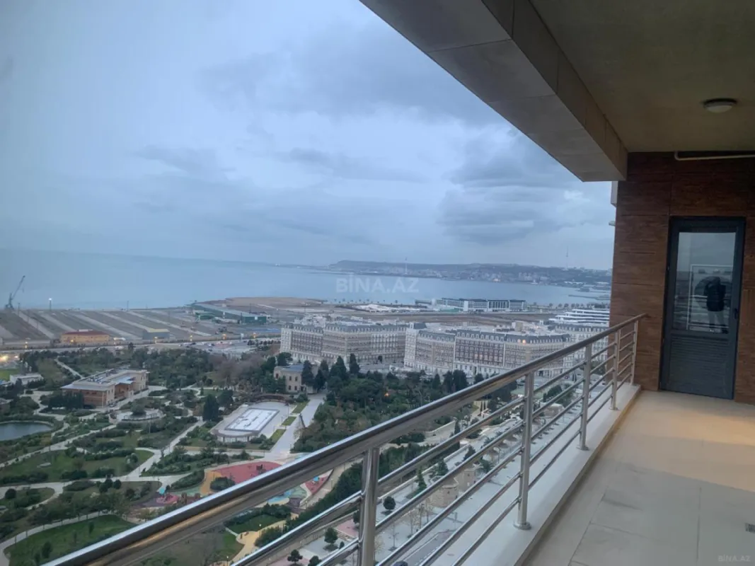 Kirayə verilir 3 otaqlı mənzil 150 m²