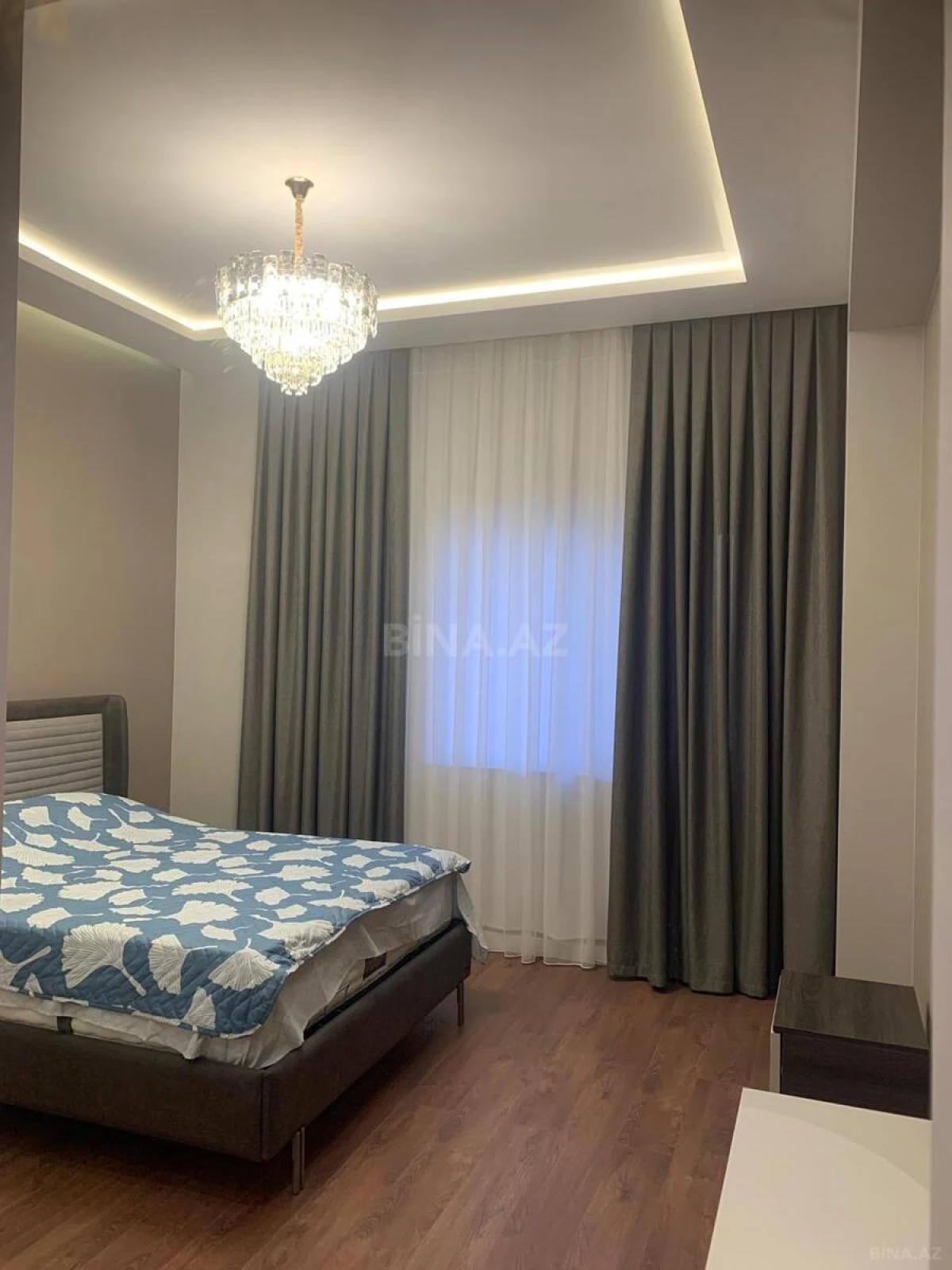 Kirayə verilir 3 otaqlı mənzil 150 m²