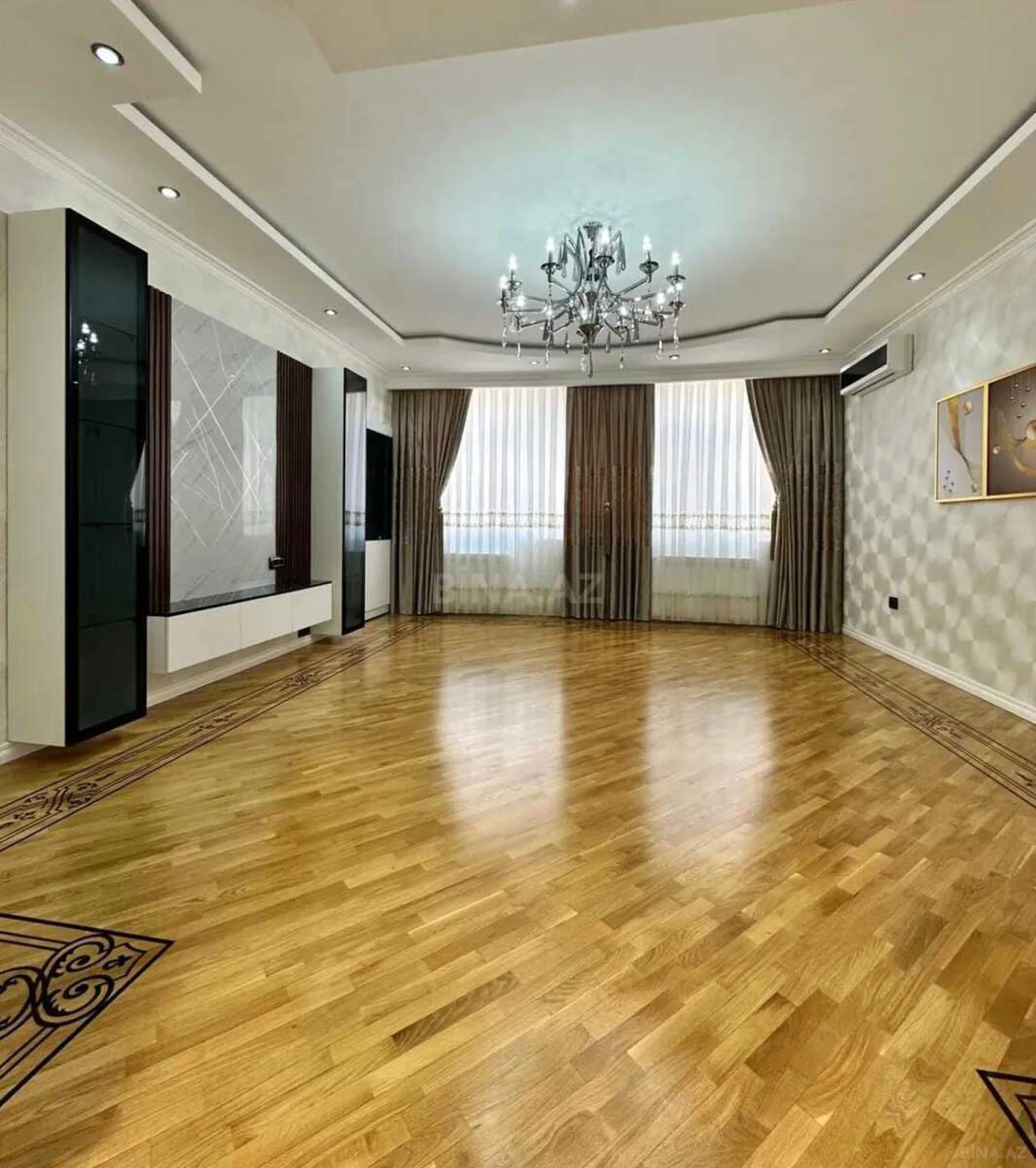Satılır 3 otaqlı mənzil 134 m²